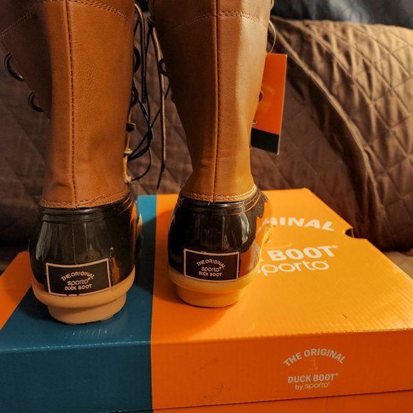 New Duck Boots size 8 - Picture 2 of 3